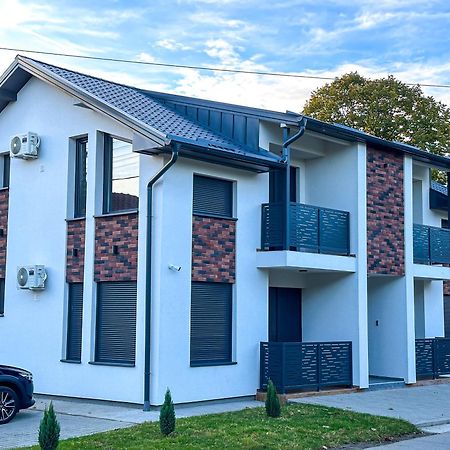 Kiko Apartmani Lux 兹雷尼亚宁 外观 照片