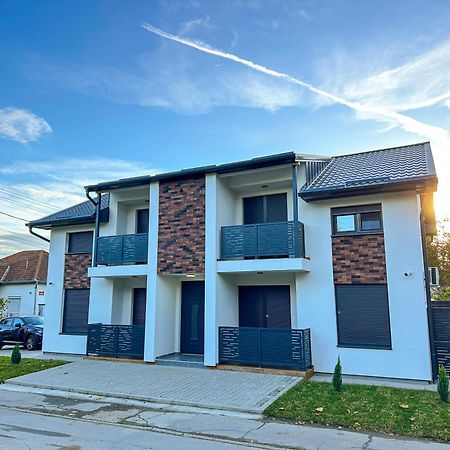 Kiko Apartmani Lux 兹雷尼亚宁 外观 照片