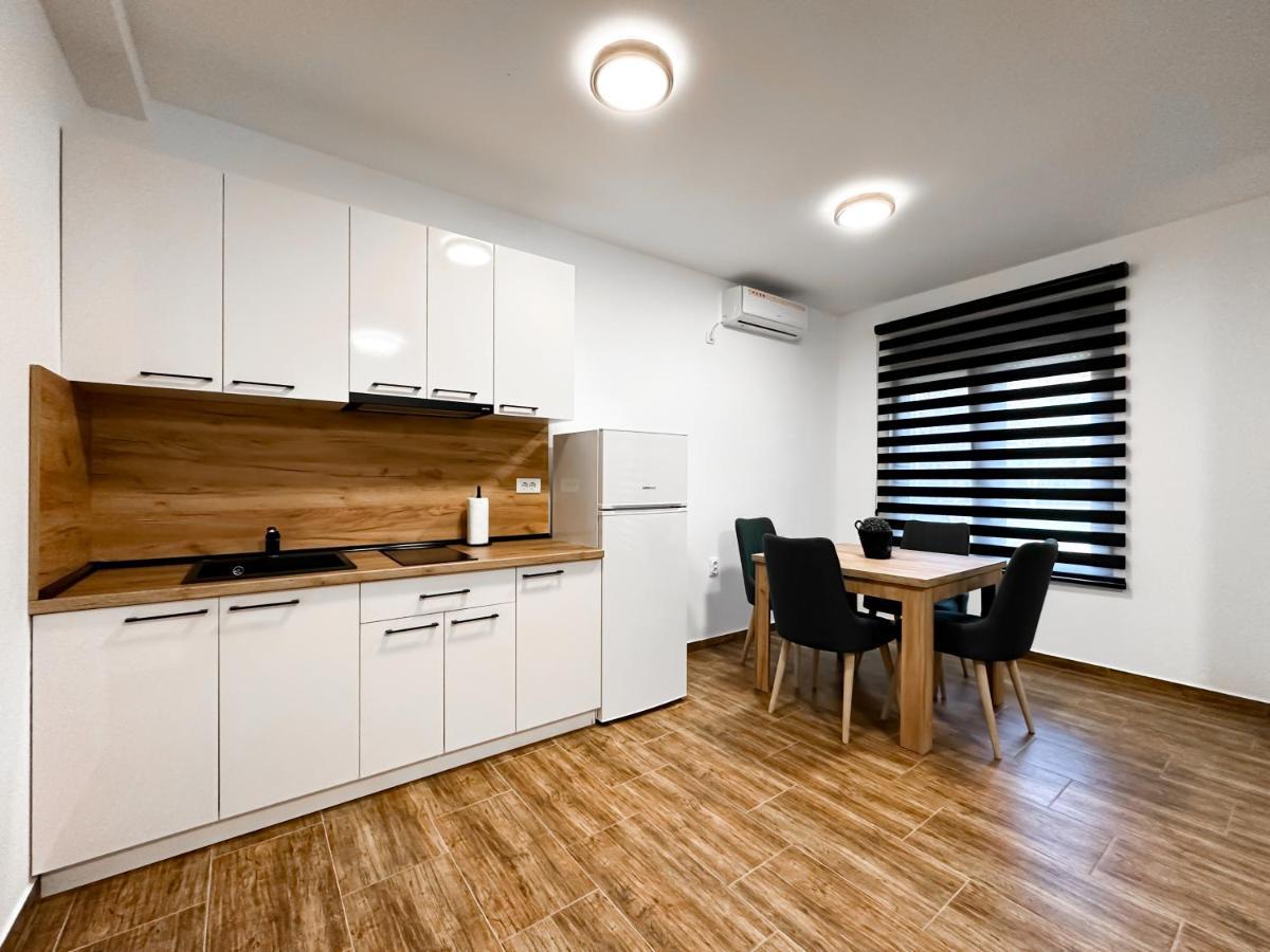 Kiko Apartmani Lux 兹雷尼亚宁 外观 照片