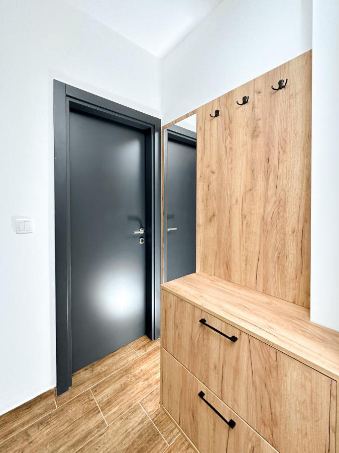 Kiko Apartmani Lux 兹雷尼亚宁 外观 照片