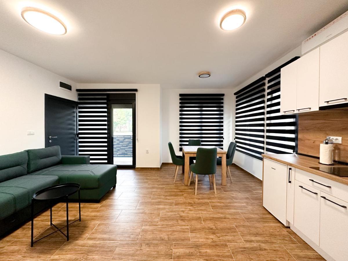 Kiko Apartmani Lux 兹雷尼亚宁 外观 照片