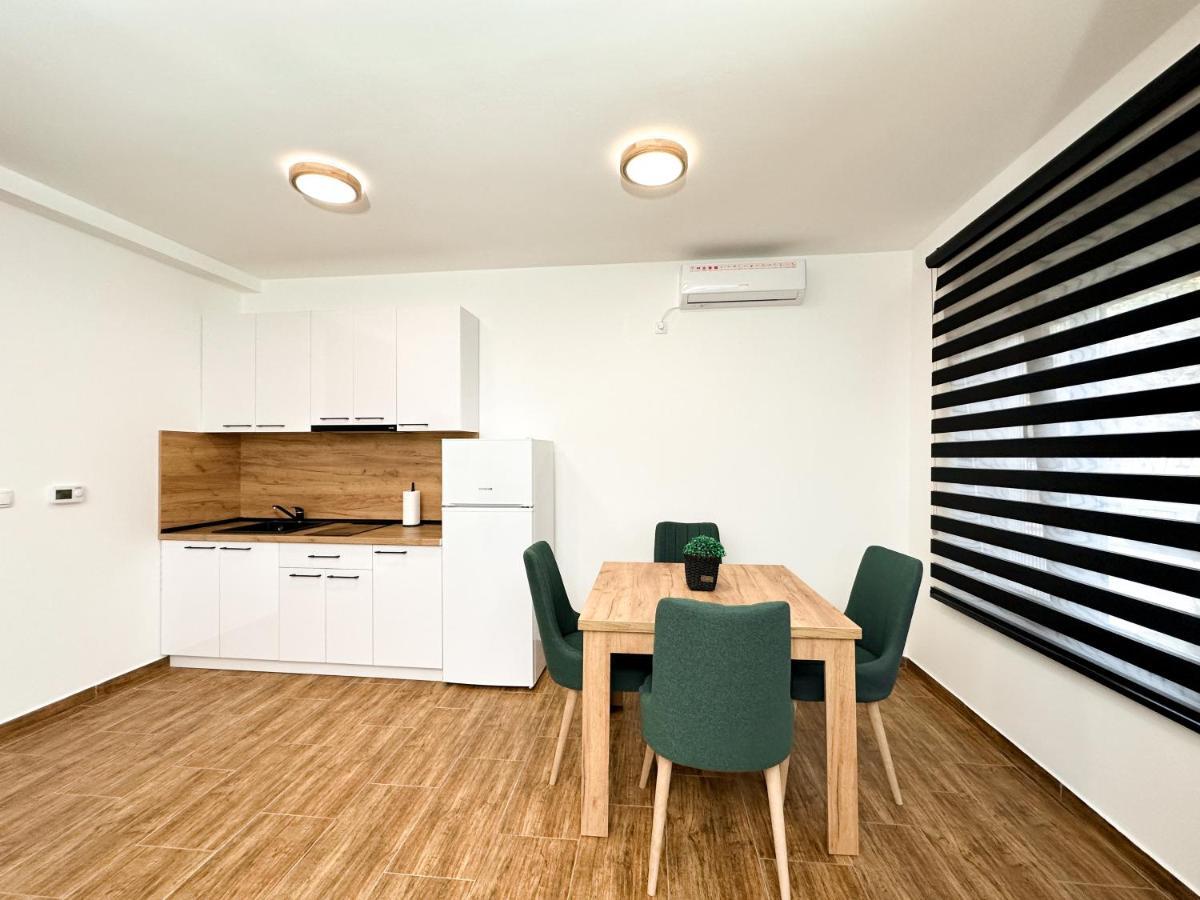 Kiko Apartmani Lux 兹雷尼亚宁 外观 照片