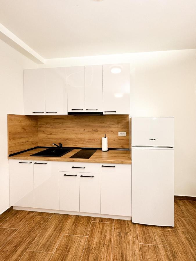 Kiko Apartmani Lux 兹雷尼亚宁 外观 照片
