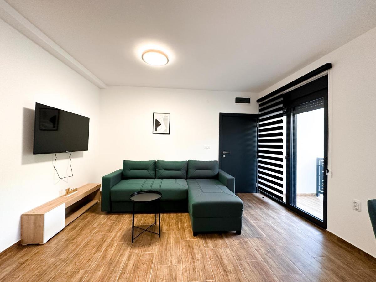 Kiko Apartmani Lux 兹雷尼亚宁 外观 照片