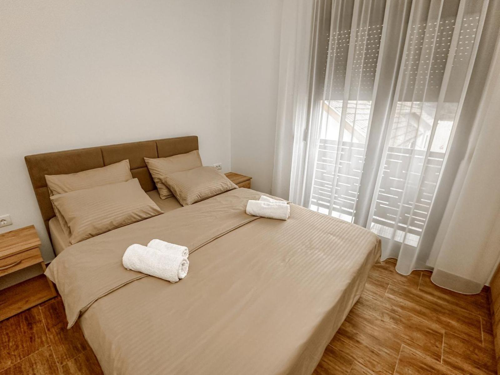 Kiko Apartmani Lux 兹雷尼亚宁 外观 照片
